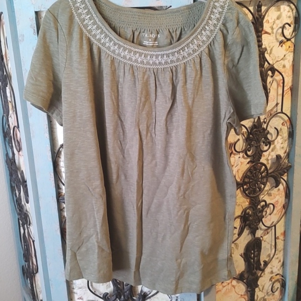 Smocked Scoop Neck Tee NWT - Picture 2 of 8
